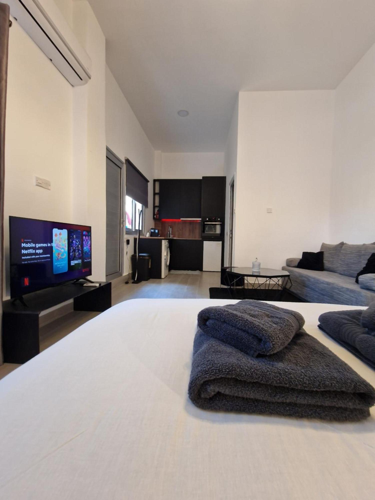 Royal Stay Luxury Homes Пафос Стая снимка