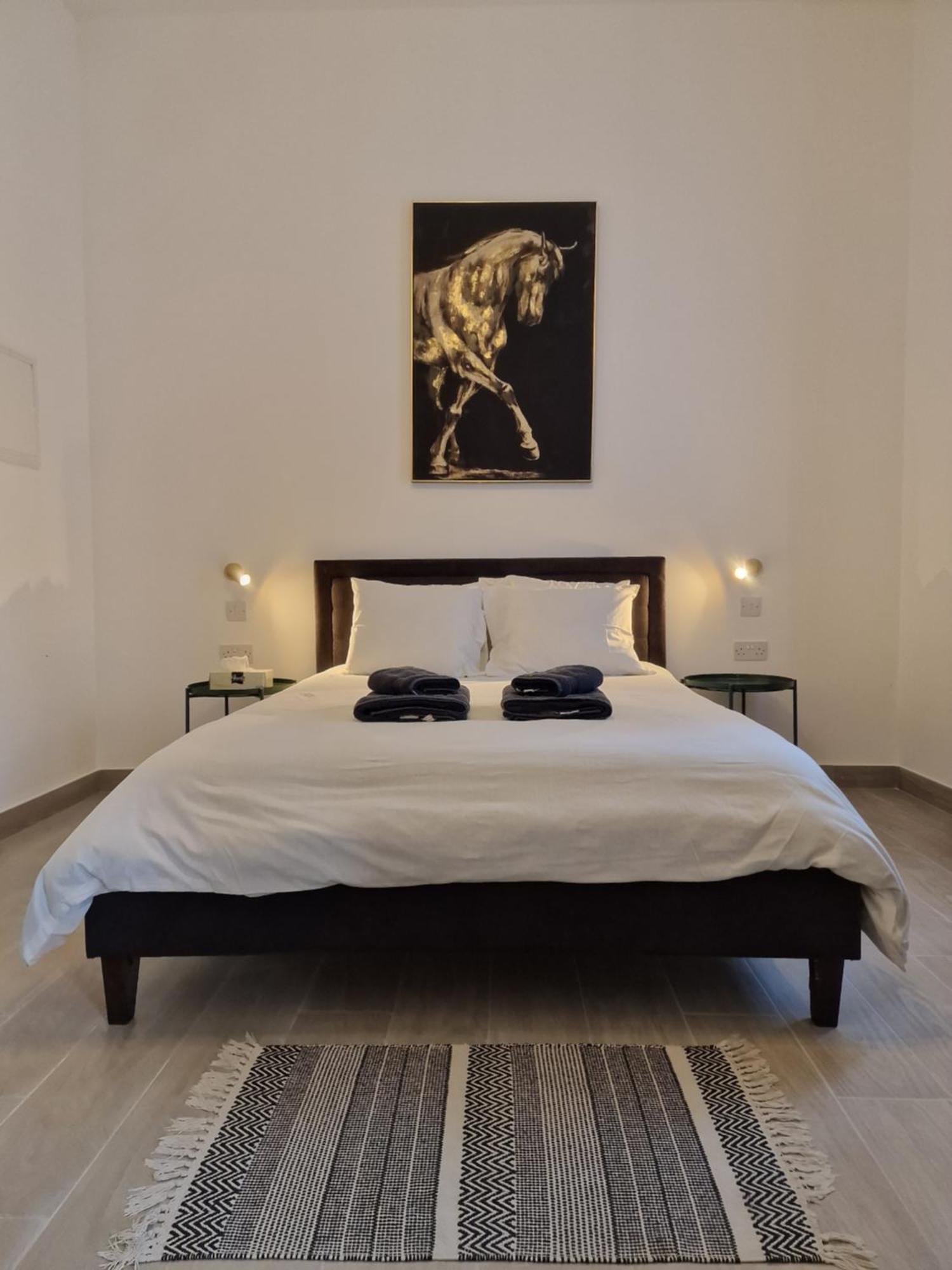 Royal Stay Luxury Homes Пафос Стая снимка